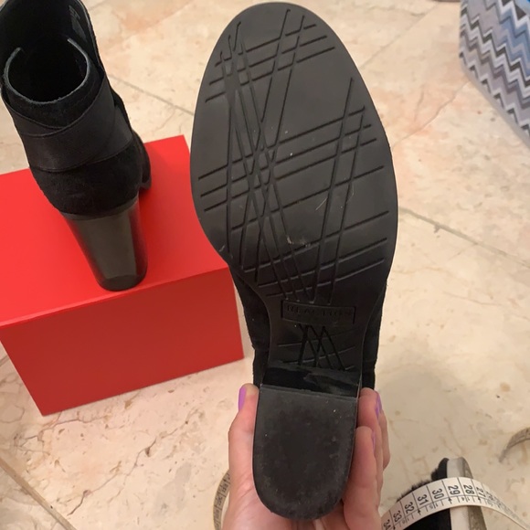 Black suede Kenneth Cole Reaction booties - Picture 14 of 15